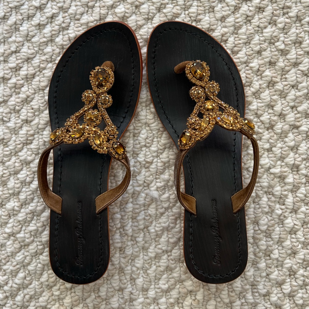 Tommy Bahama Amber Rhinestone Sandal w/ 1in heel. Size 8